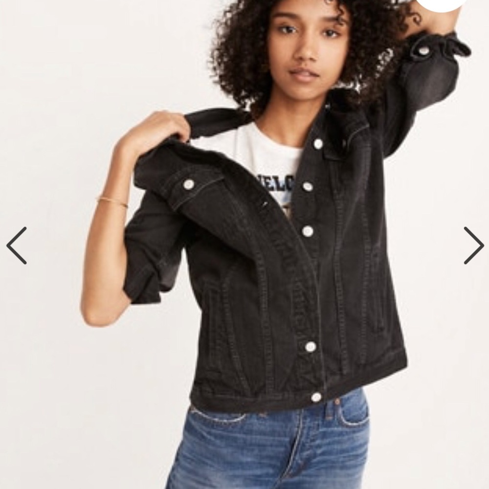 OVERSIZED BLK JEAN RAW HEM JEAN JACKET (S)